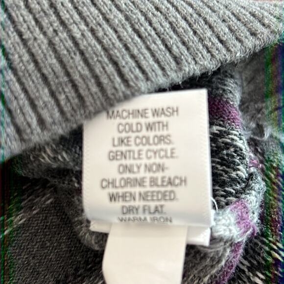 Croft & Barrow Gray Layered Look Striped Sweater Woman Size Small Pullover - Picture 9 of 9